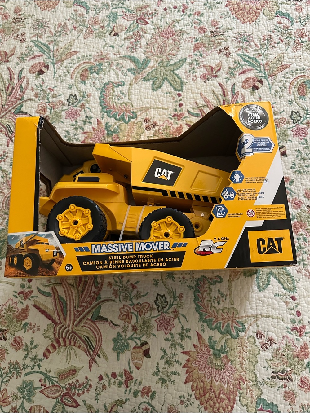 CAT Massive Mover RC Steel Dump Truck 2.4GHz Remote Control. New in the box